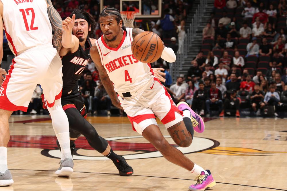 应当积极配 应当积极配